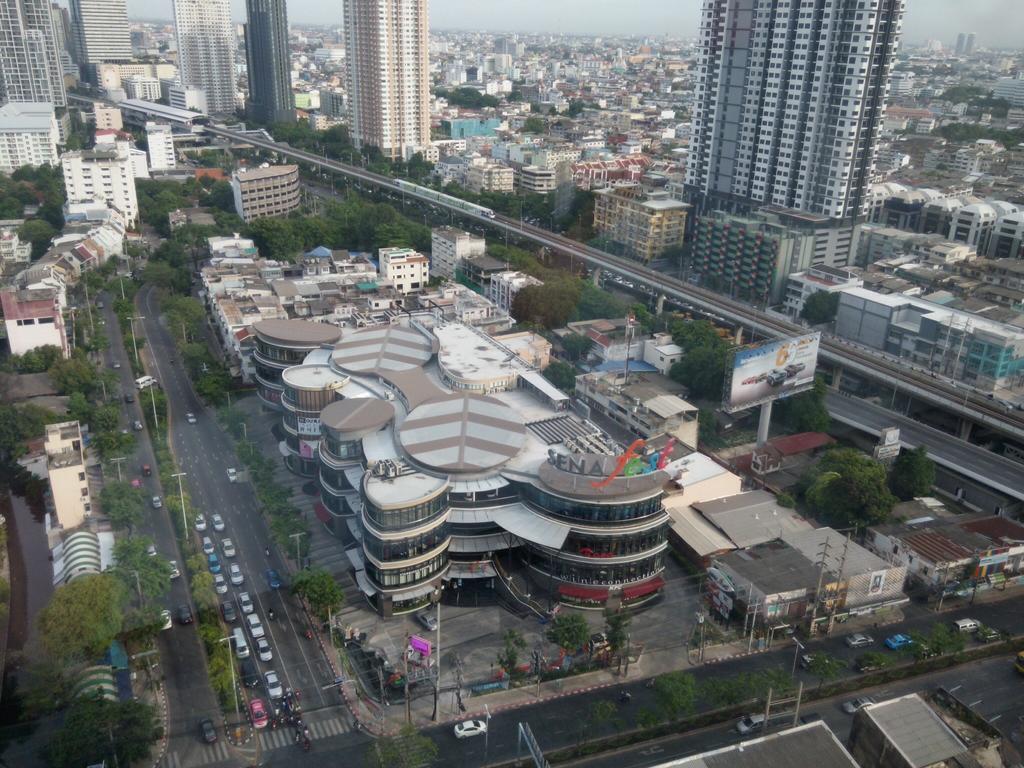 Baan Sathorn Riverfront 방콕 외부 사진