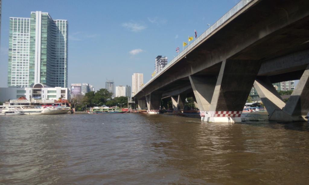 Baan Sathorn Riverfront 방콕 객실 사진