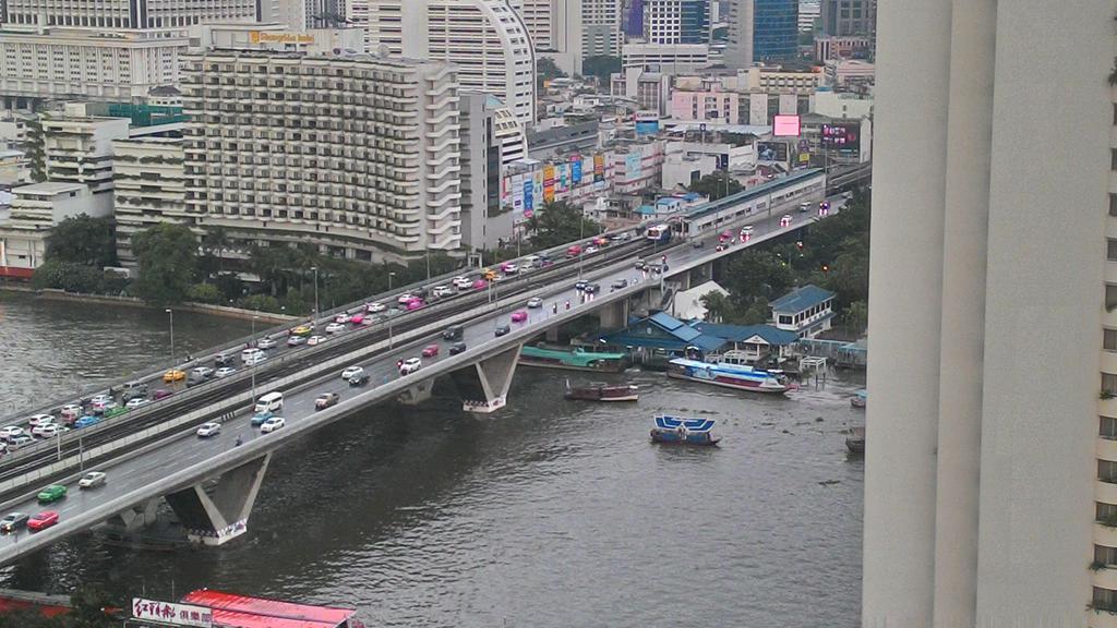 Baan Sathorn Riverfront 방콕 외부 사진