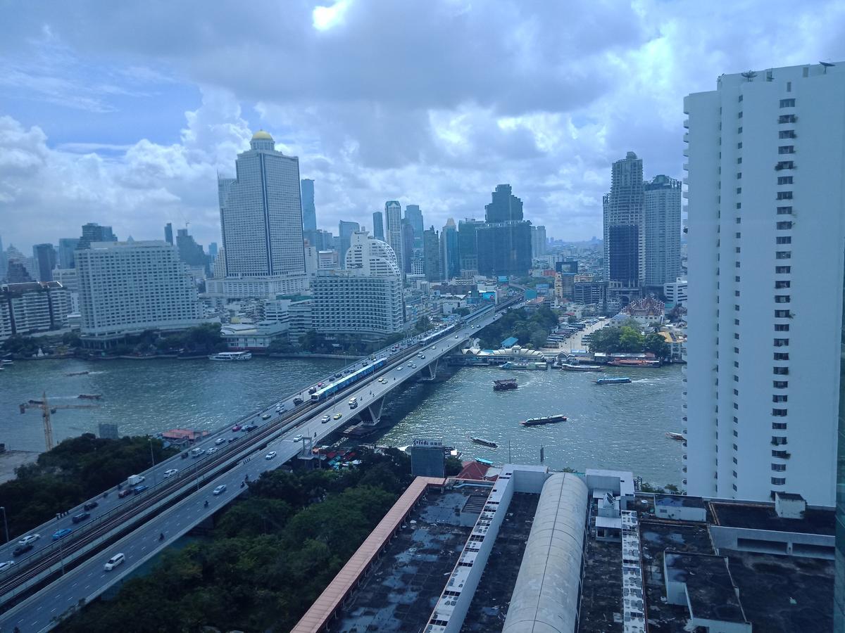 Baan Sathorn Riverfront 방콕 외부 사진