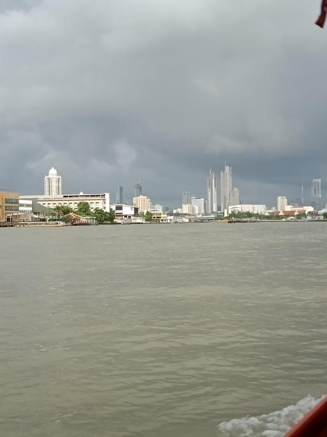 Baan Sathorn Riverfront 방콕 외부 사진