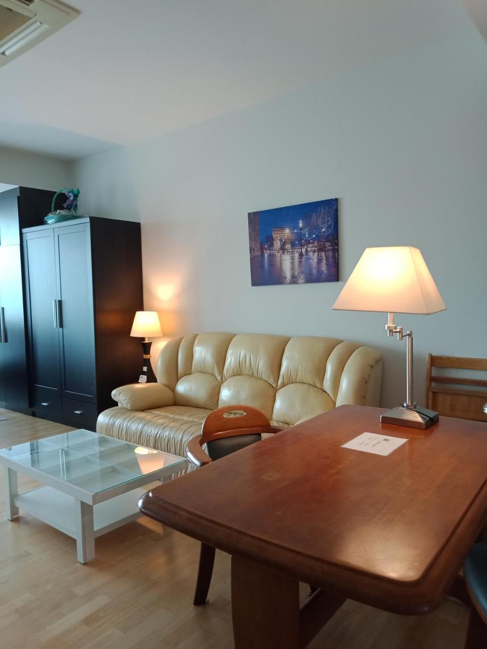 Baan Sathorn Riverfront 방콕 외부 사진